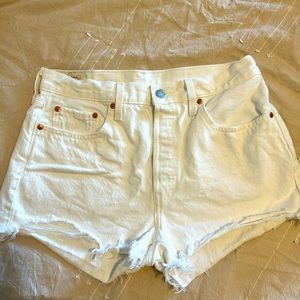 Levi White Cutoff Short
